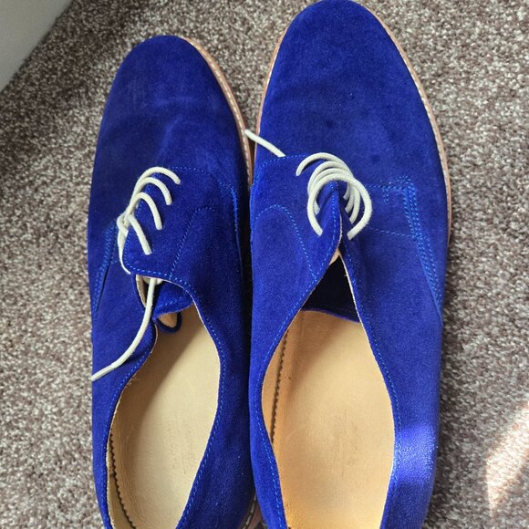 Shoes - Picture 3 of 4